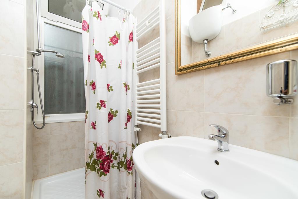 Le Rose B&B Roma Ngoại thất bức ảnh
